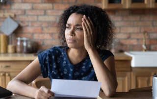 Image of a woman accompanying family law article "Injury payouts and property settlements"